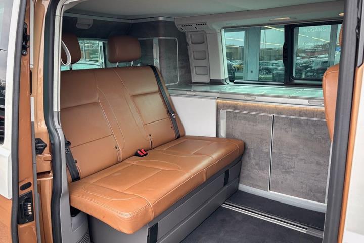 Hvid VW California fra 2023