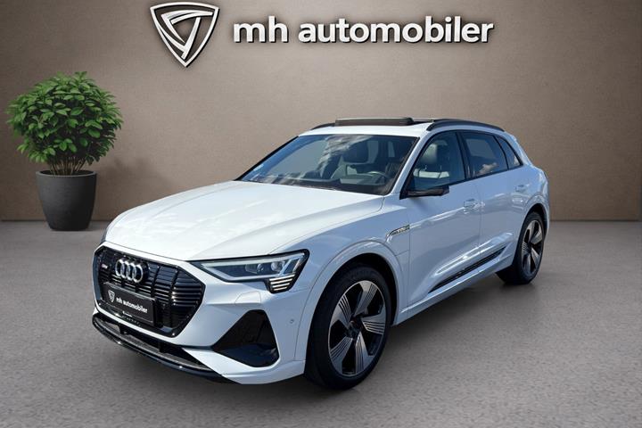 Hvid Audi e-tron fra 2023