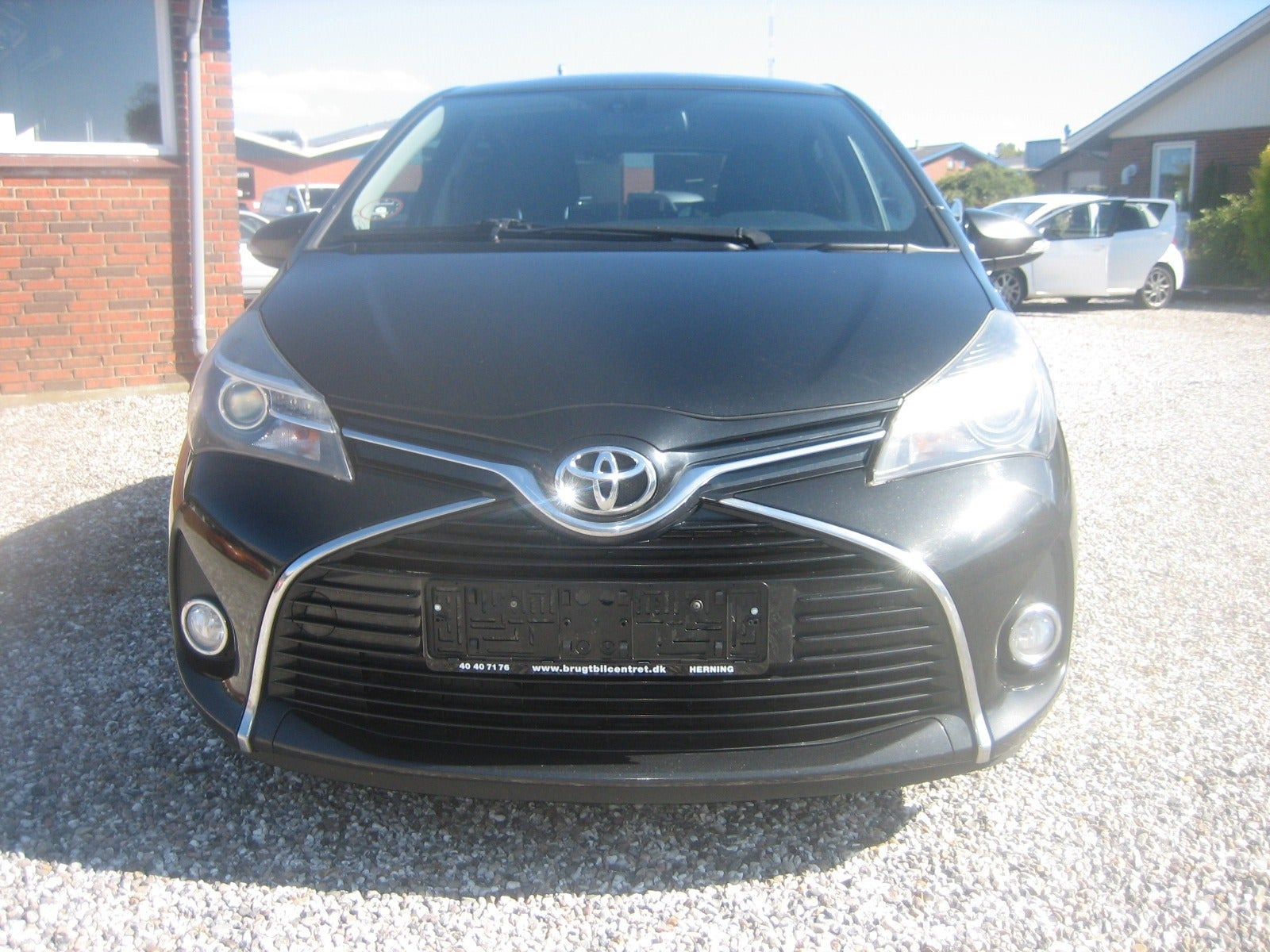 Sort Toyota Yaris fra 2015