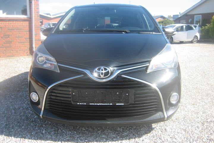 Sort Toyota Yaris fra 2015