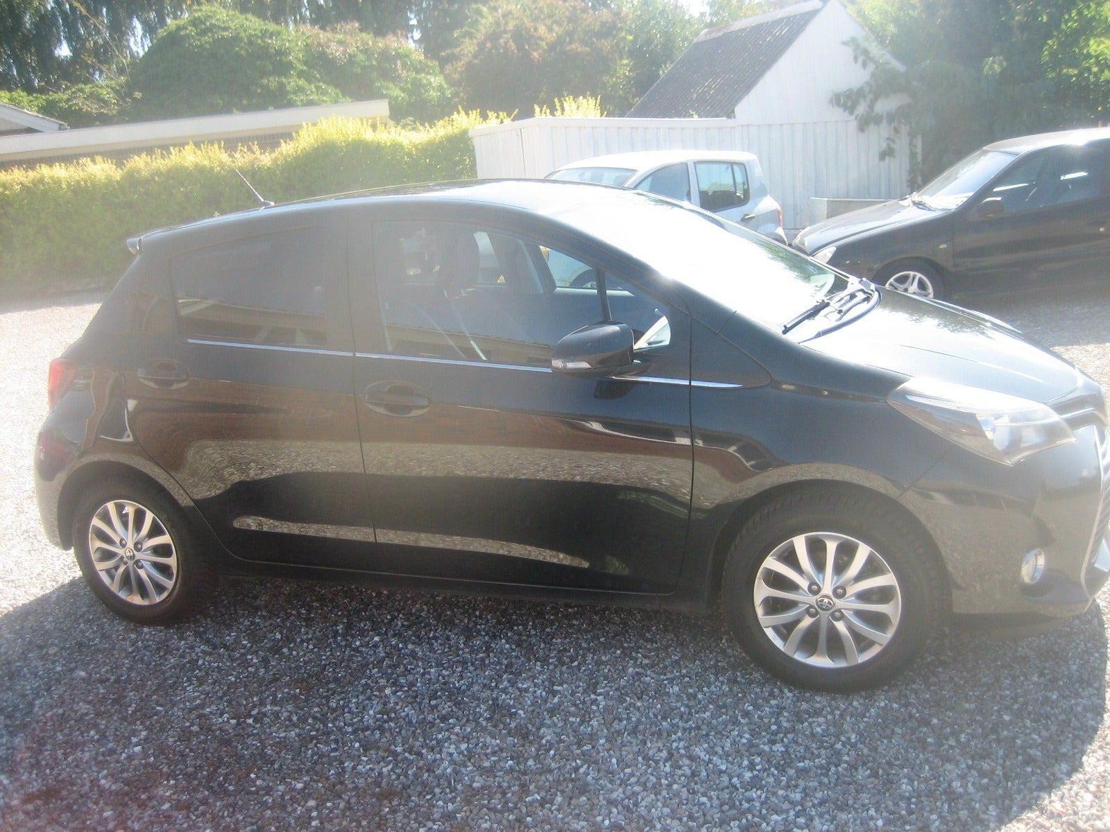 Sort Toyota Yaris fra 2015