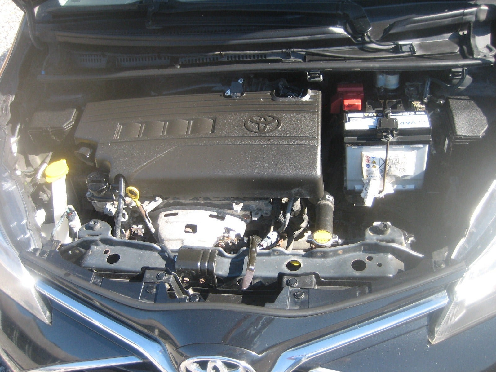 Sort Toyota Yaris fra 2015