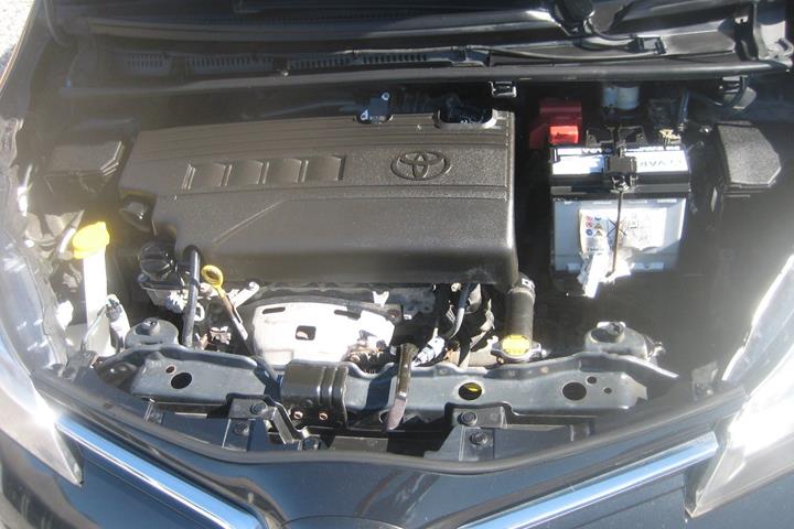 Sort Toyota Yaris fra 2015