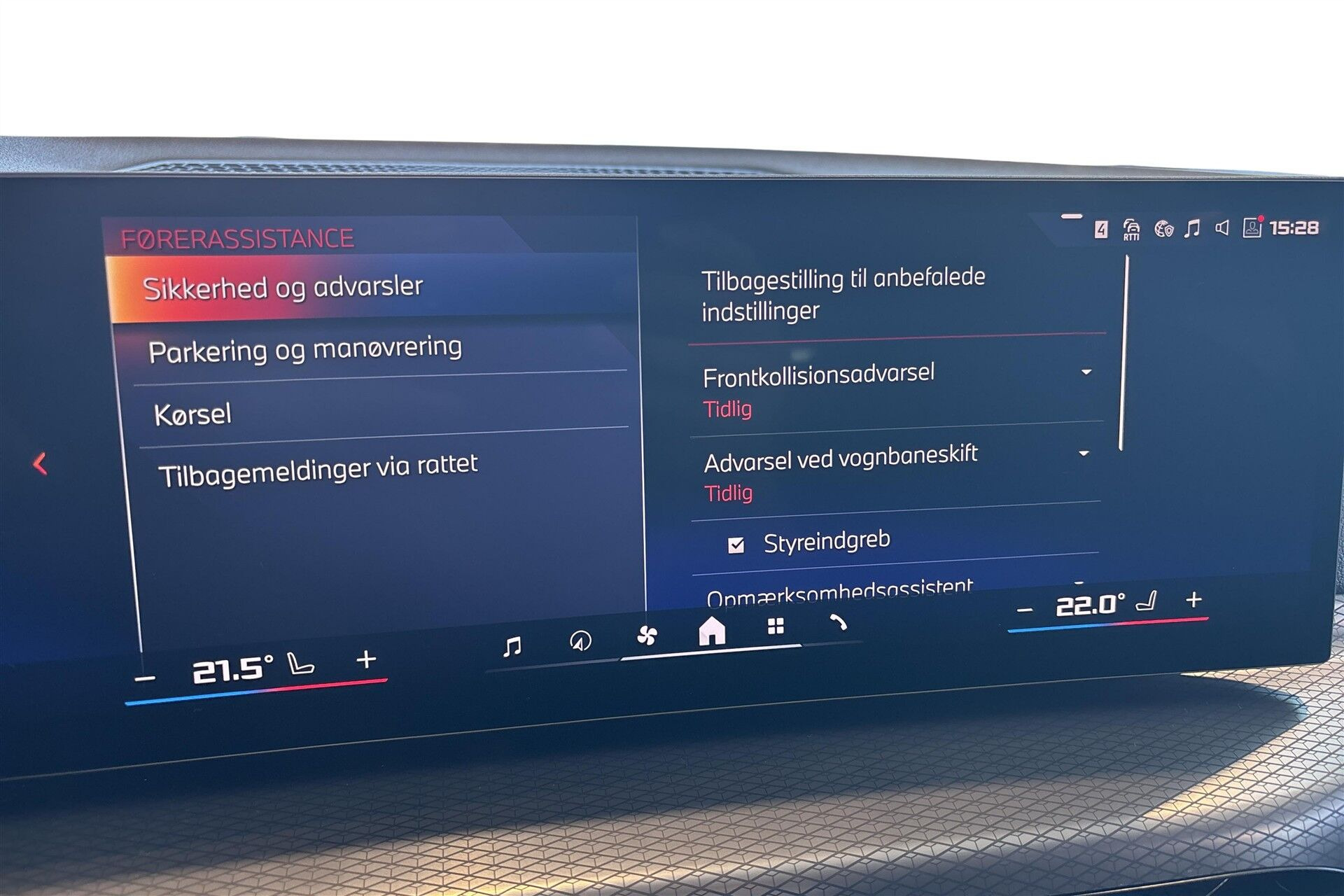 Grå BMW i4 fra 2025