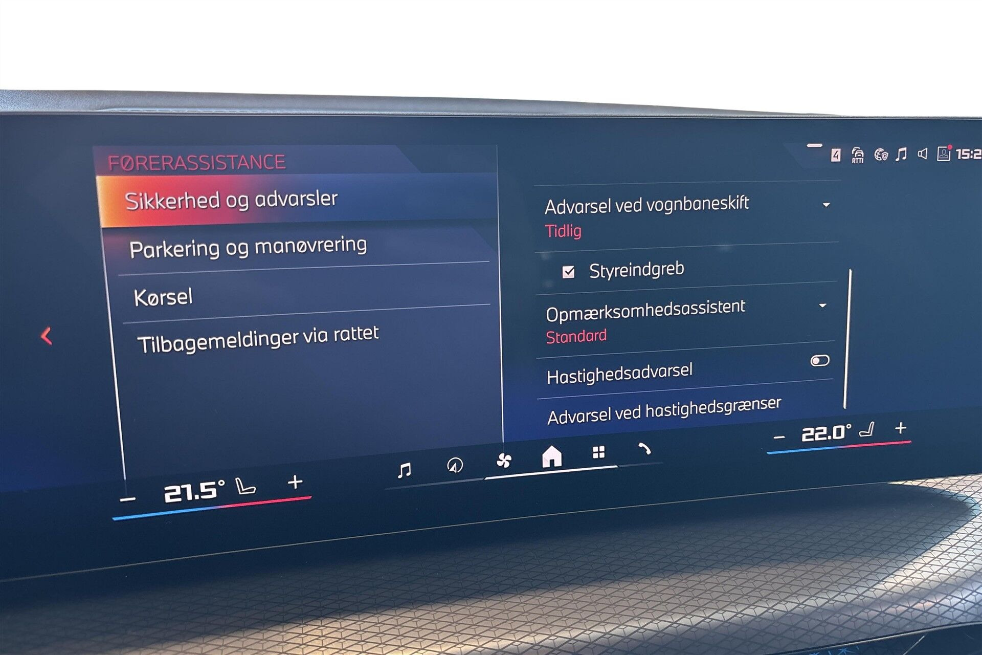 Grå BMW i4 fra 2025