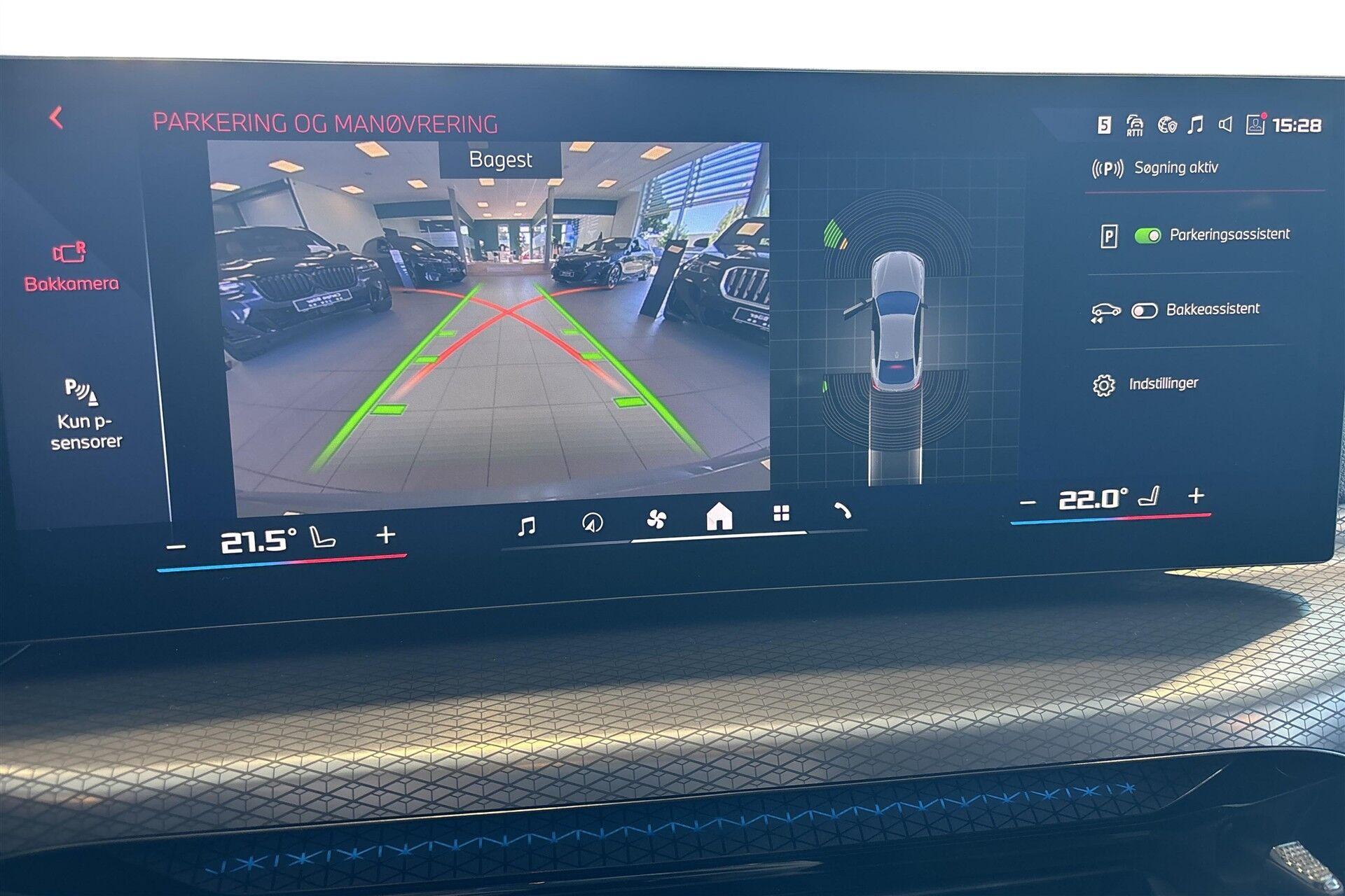Grå BMW i4 fra 2025