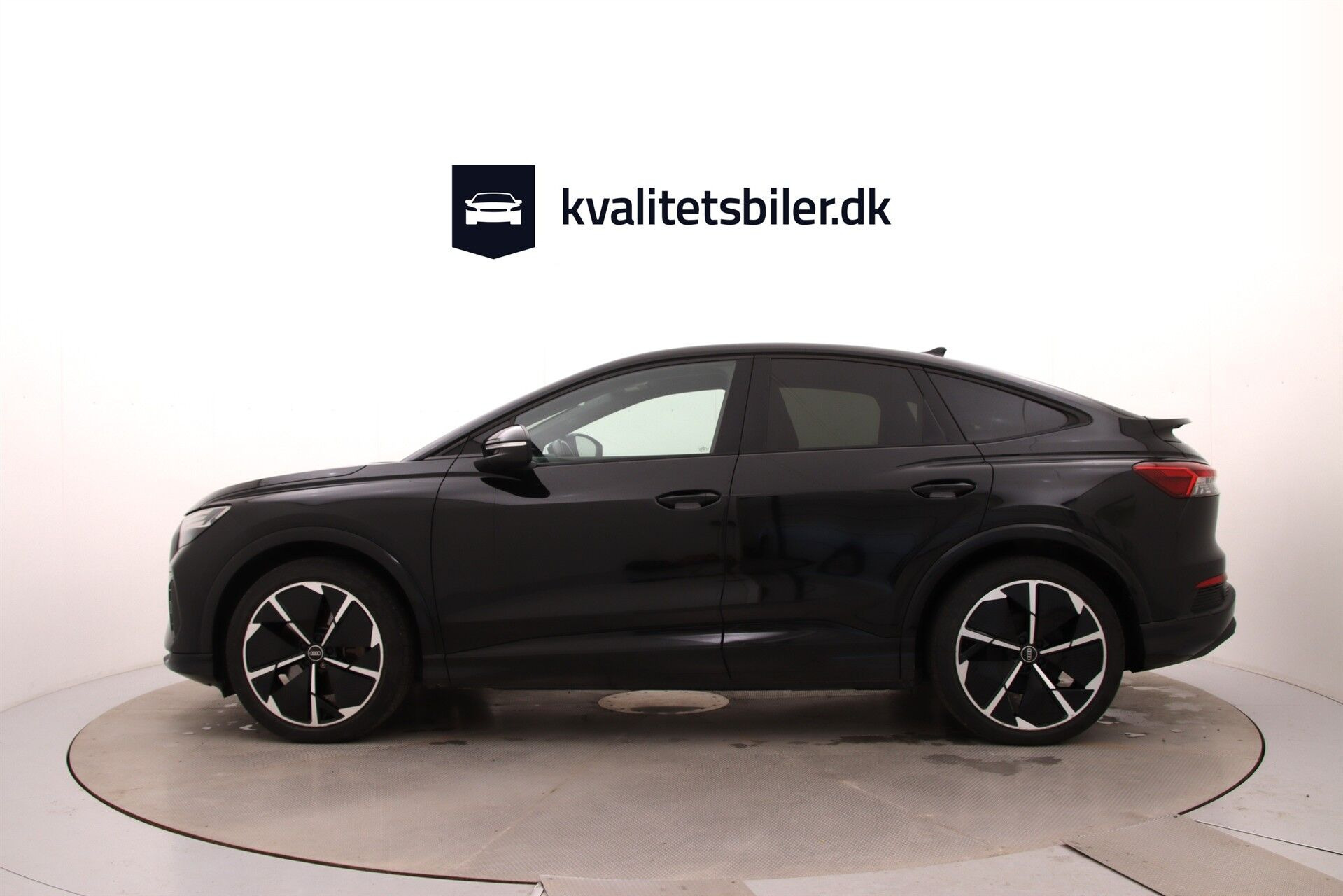 Sort Audi Q4 fra 2024