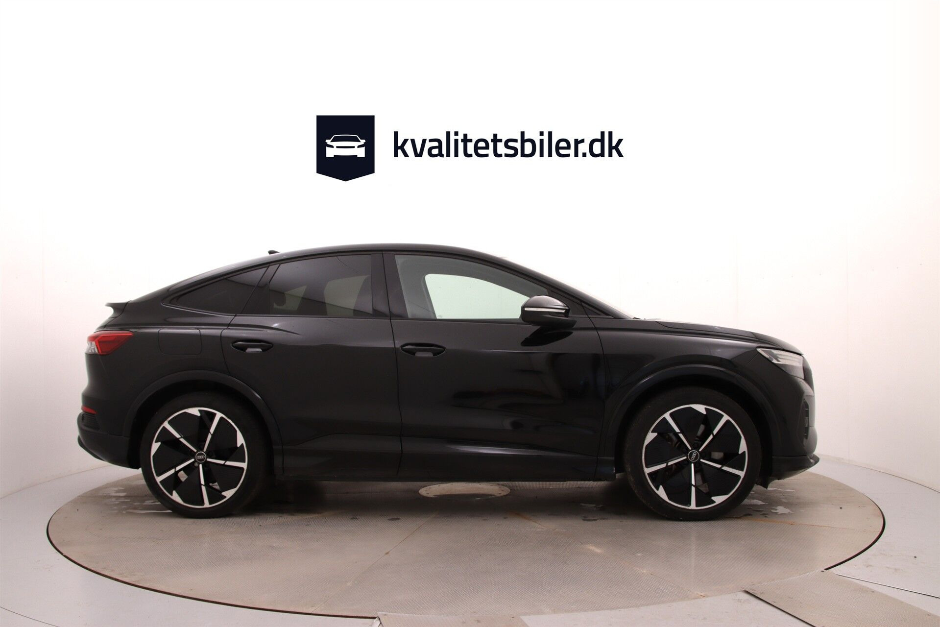 Sort Audi Q4 fra 2024