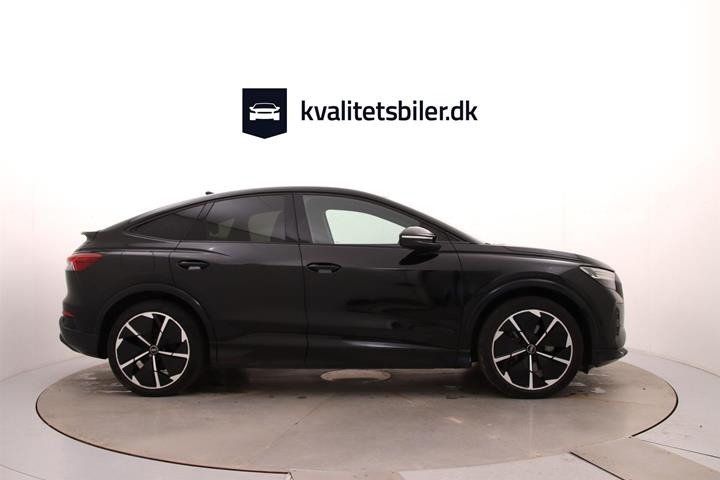 Sort Audi Q4 fra 2024
