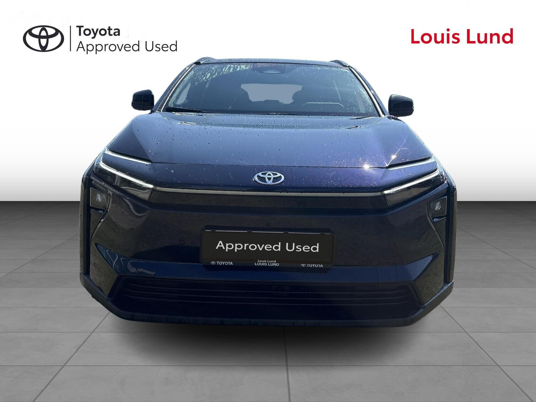 Blå Toyota BZ4X fra 2026