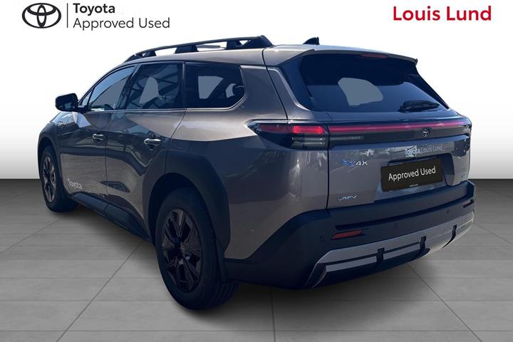Bronze Toyota bZ4X Touring fra 2026