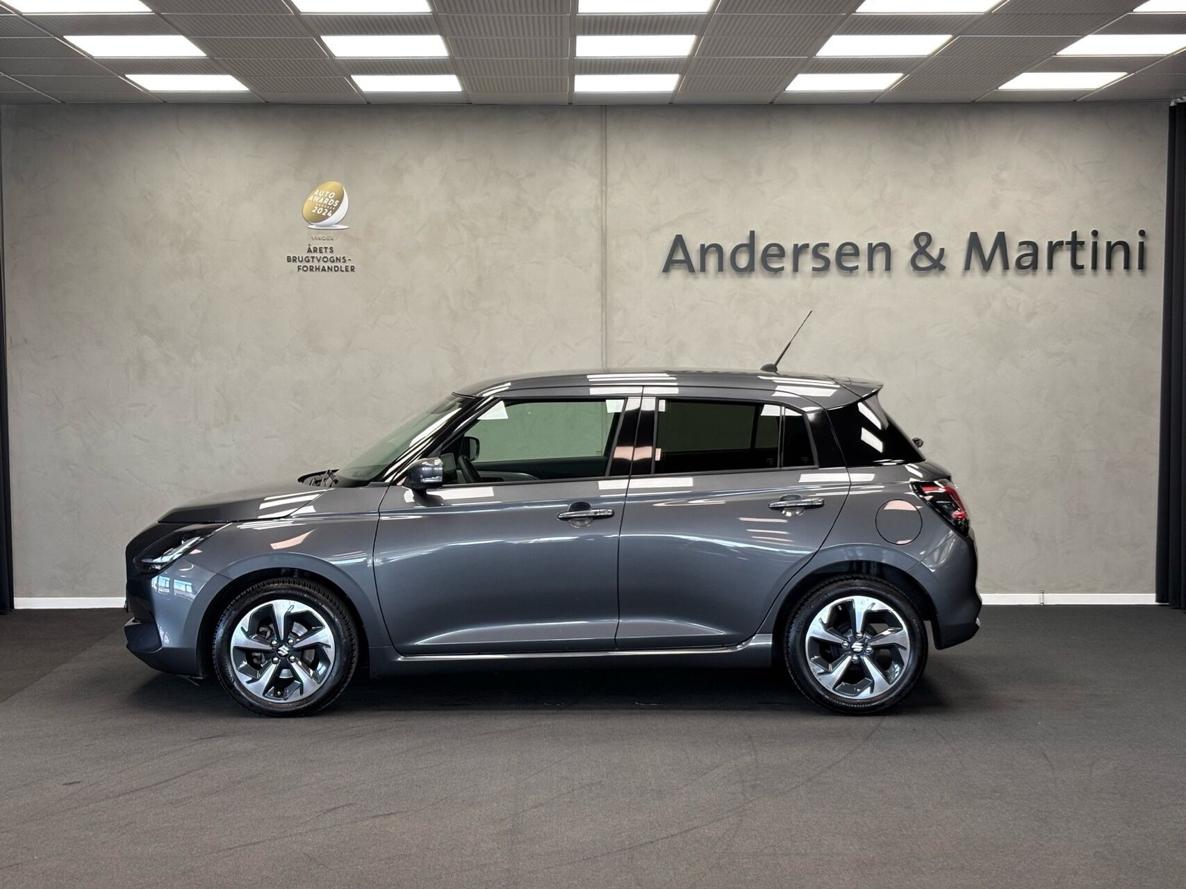Grå Suzuki Swift fra 2026