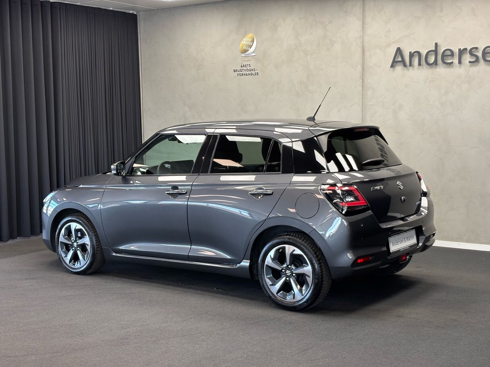 Grå Suzuki Swift fra 2026