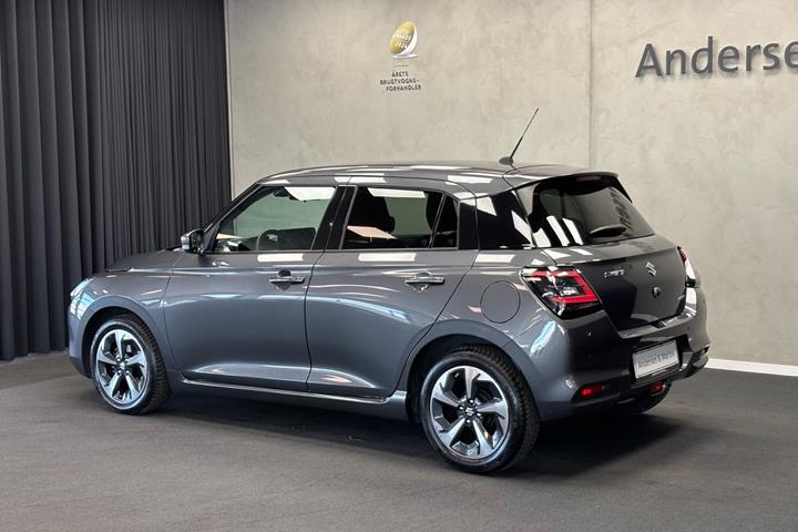 Grå Suzuki Swift fra 2026