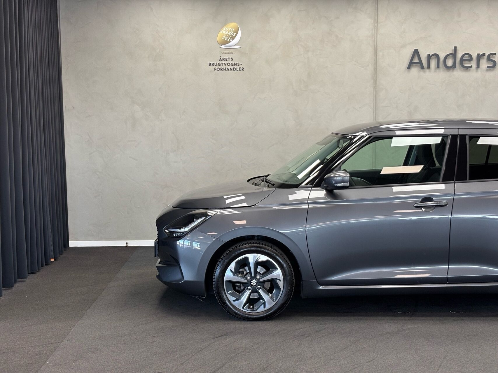 Grå Suzuki Swift fra 2026