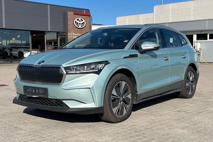 Grå Skoda Enyaq fra 2023