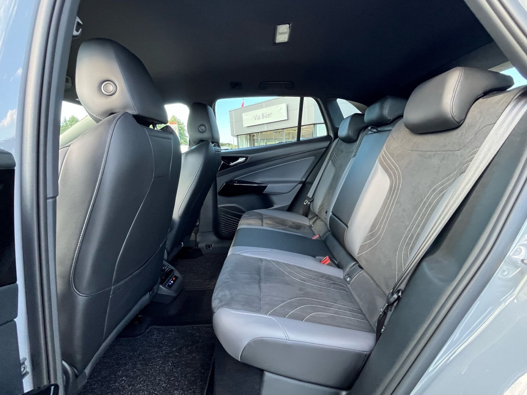 Grå VW ID.4 fra 2023