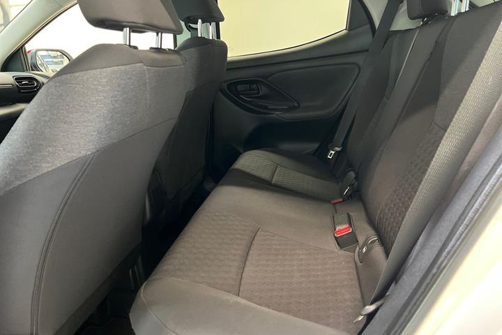 Hvid Toyota Yaris fra 2020
