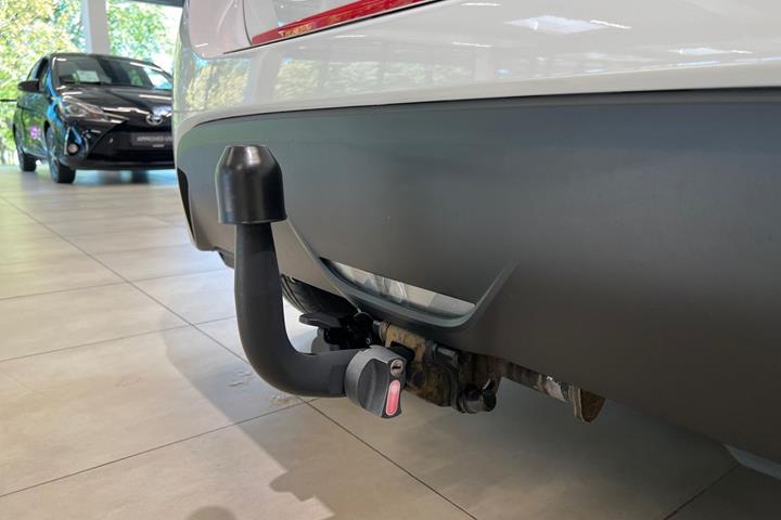Hvid Toyota Yaris fra 2020