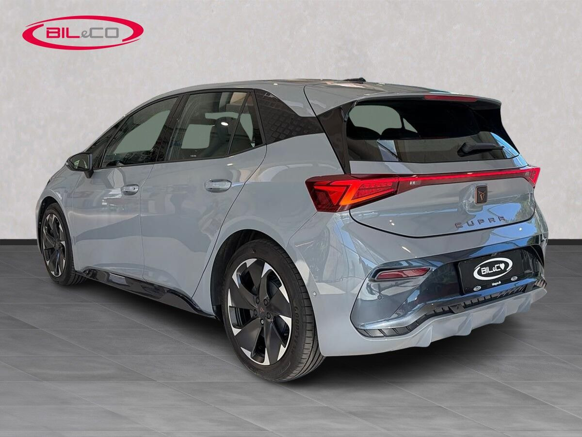 Grå Cupra Born fra 2023