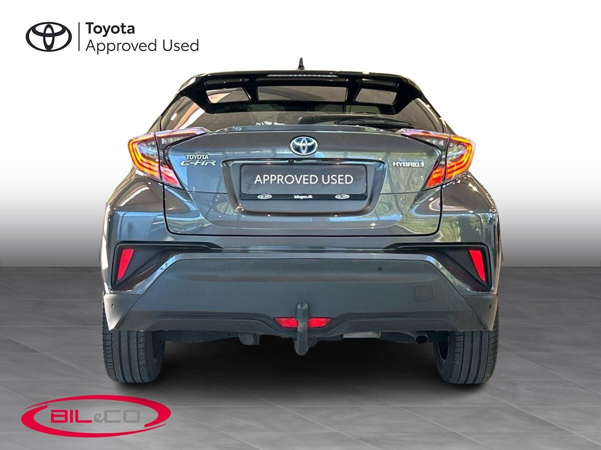 Grå Toyota C-HR fra 2019