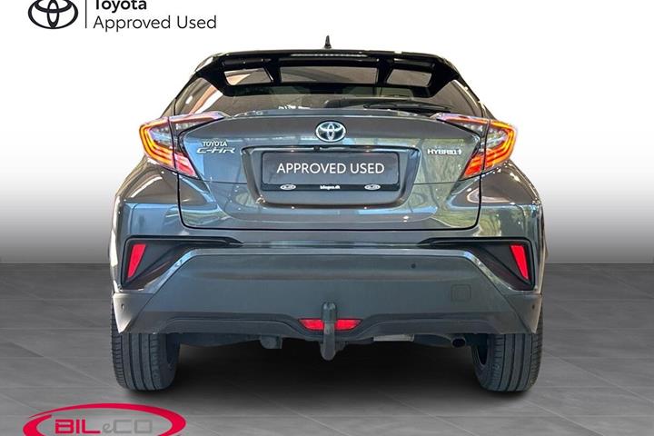Grå Toyota C-HR fra 2019