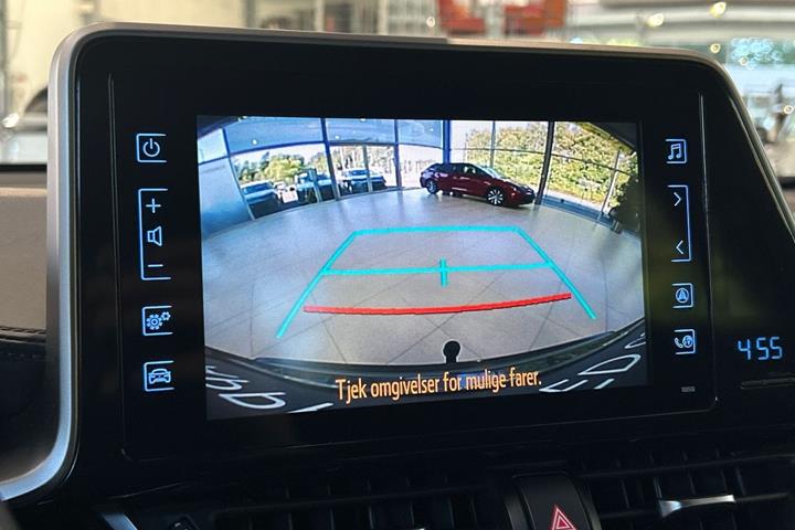 Grå Toyota C-HR fra 2019