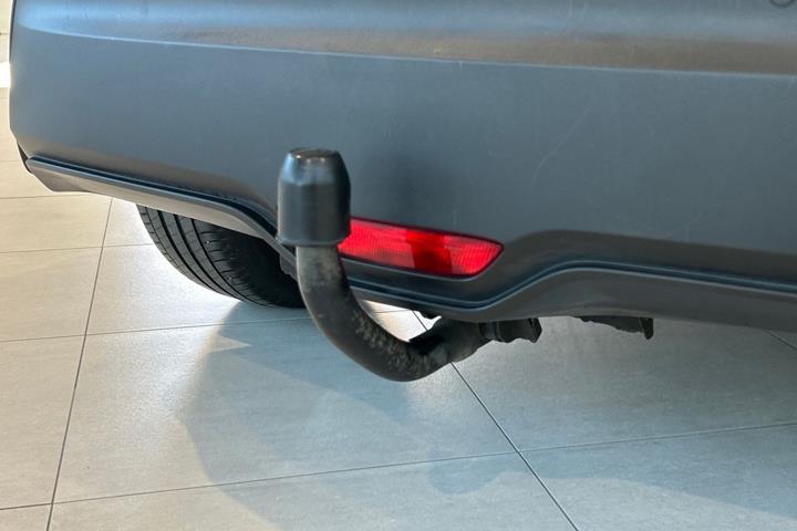 Grå Toyota C-HR fra 2019
