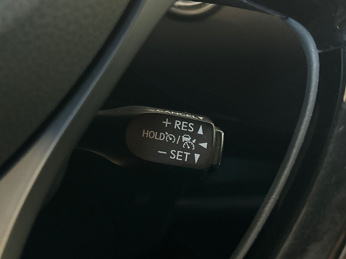 Grå Toyota C-HR fra 2019