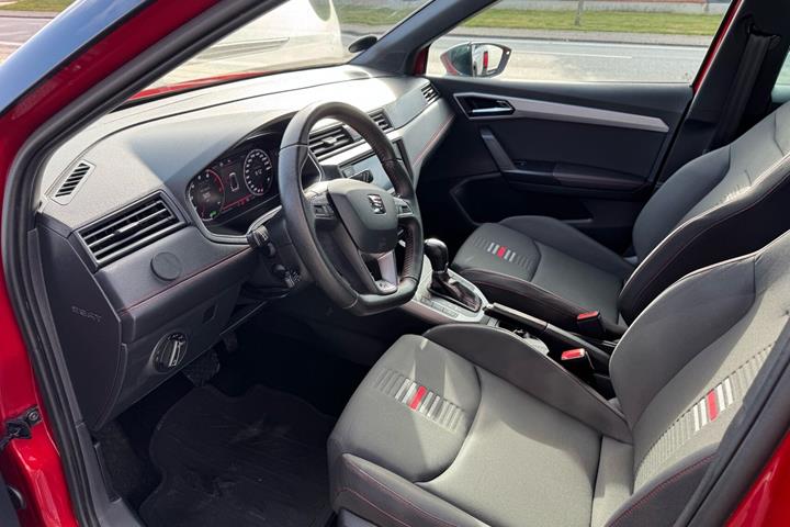 Rød Seat Arona fra 2019