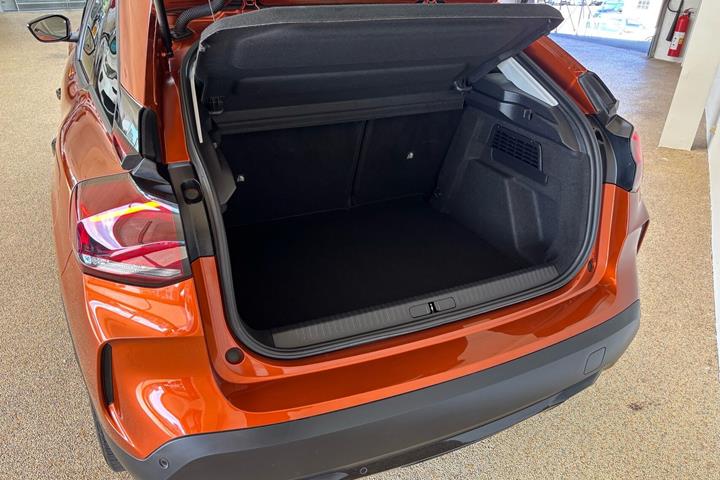 Brun Citroën C4 fra 2023