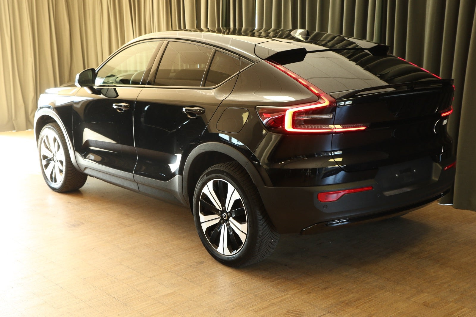 Grøn Volvo C40 fra 2023