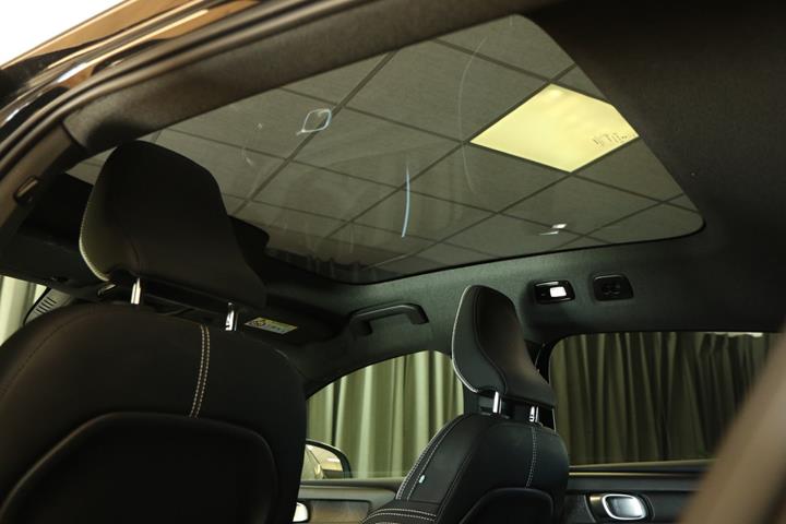 Grøn Volvo C40 fra 2023