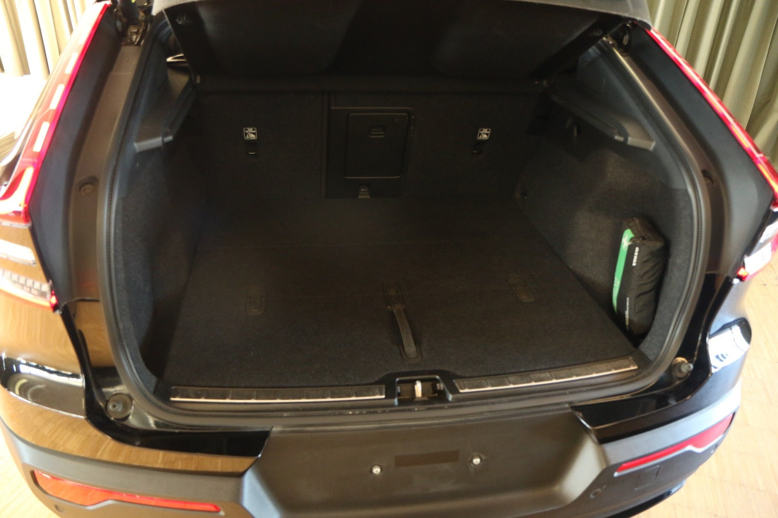 Grøn Volvo C40 fra 2023