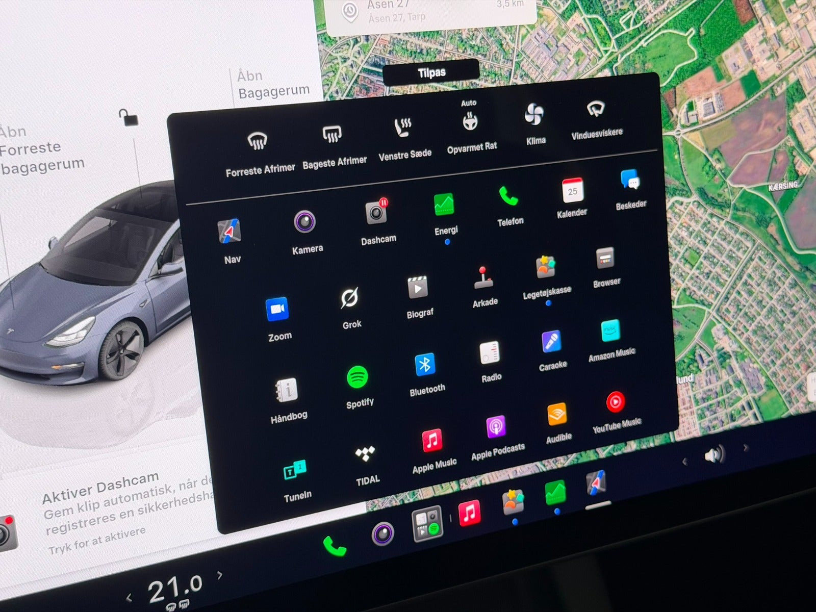 Hvid Tesla Model 3 fra 2023