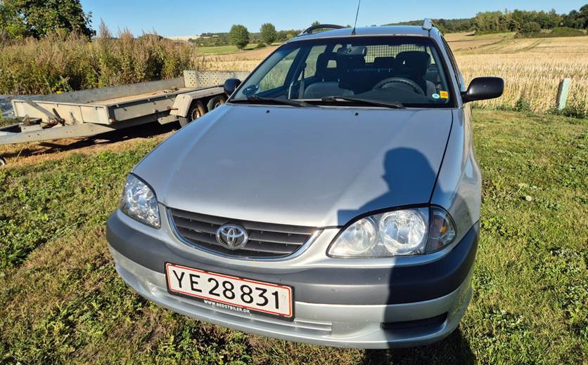 Toyota Avensis 1,8 VVT-i Natura stc.