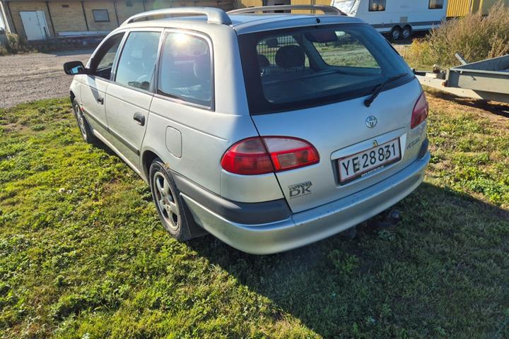 undefined Toyota Avensis fra 2002