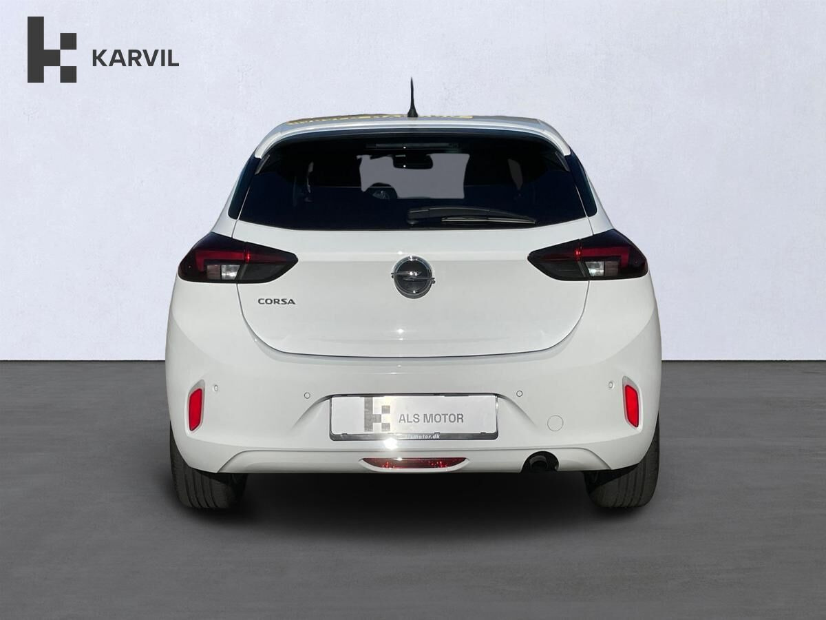 Hvid Opel Corsa fra 2023