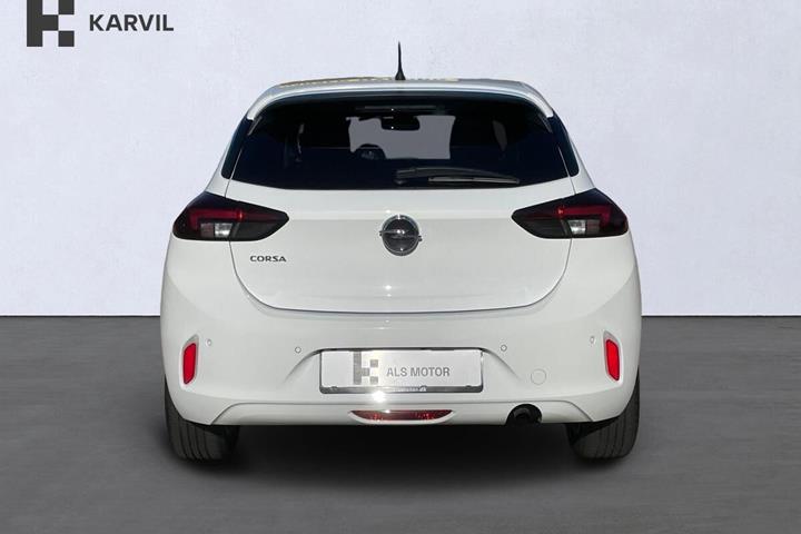 Hvid Opel Corsa fra 2023