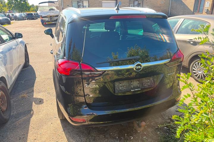 undefined Opel Zafira Tourer fra 2016