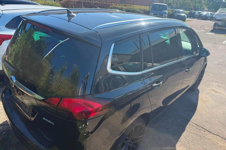 undefined Opel Zafira Tourer fra 2016