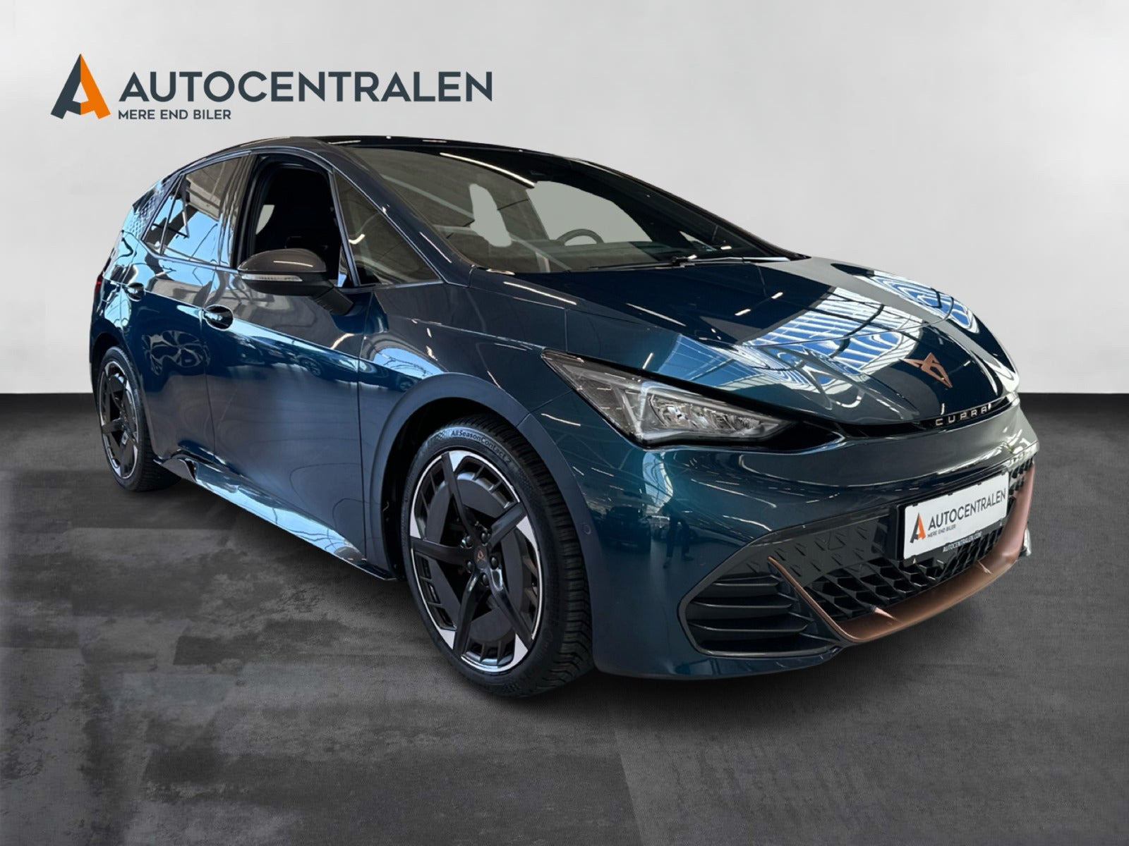 Blå Cupra Born fra 2022