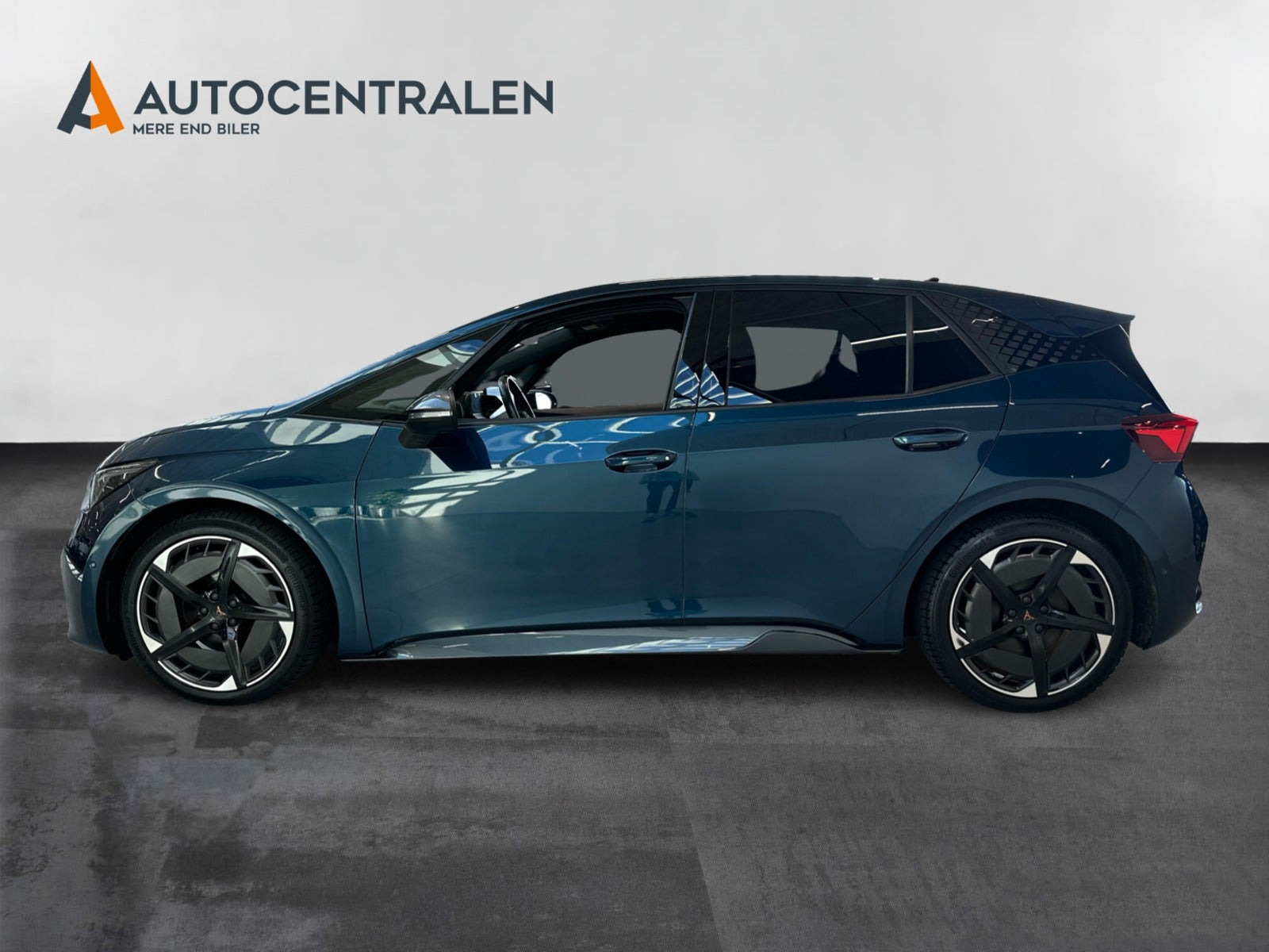 Blå Cupra Born fra 2022