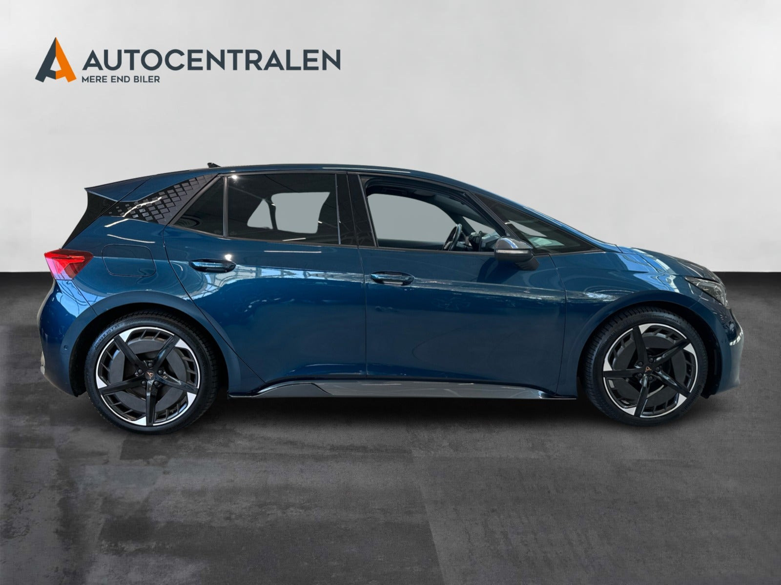 Blå Cupra Born fra 2022