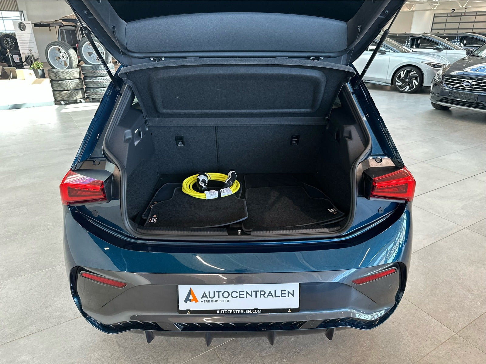 Blå Cupra Born fra 2022