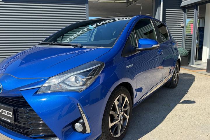 Blå Toyota Yaris fra 2018