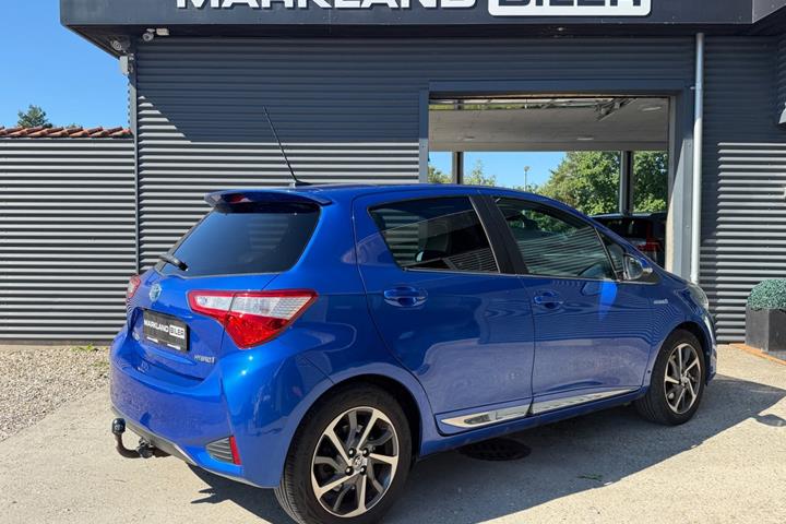 Blå Toyota Yaris fra 2018