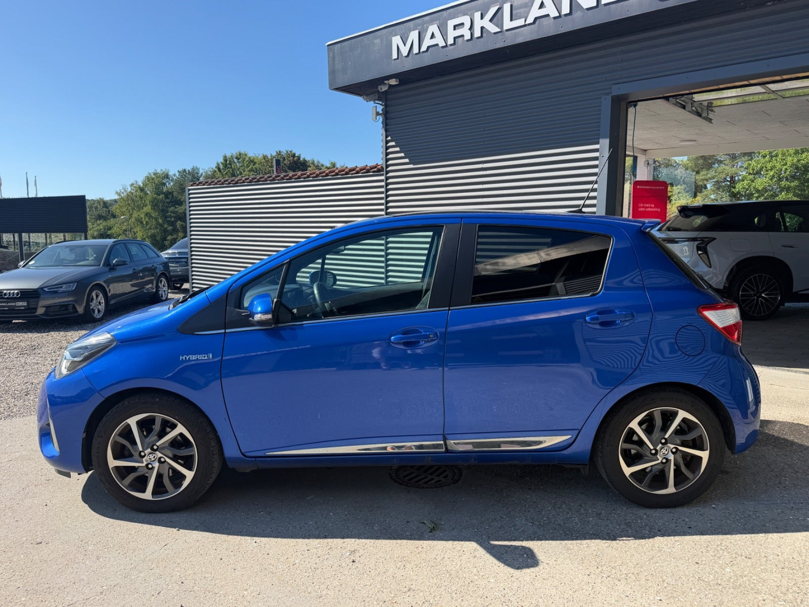 Blå Toyota Yaris fra 2018