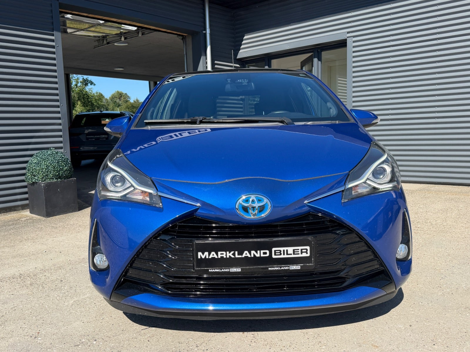 Blå Toyota Yaris fra 2018