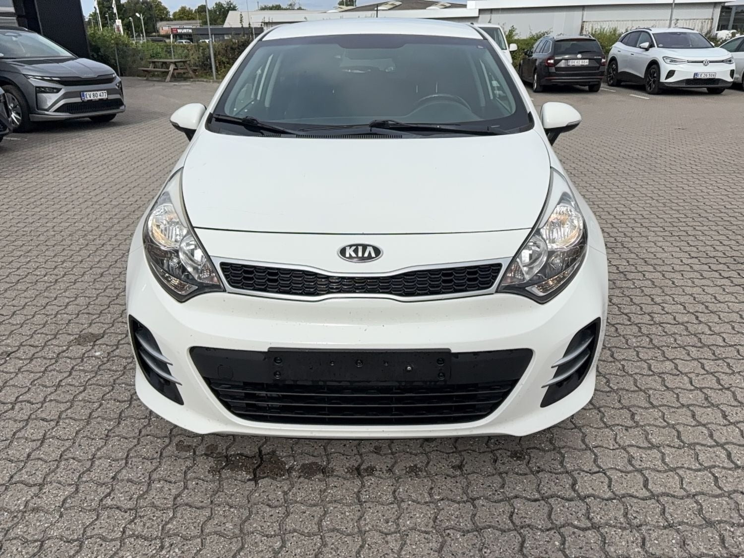 Hvid Kia Rio fra 2016